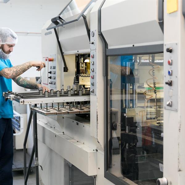 Nuestro equipo está listo para hacer el mejor empaque para usted.